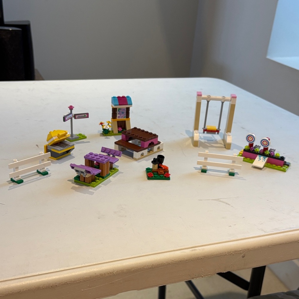 Lego FRIENDS Mini Park Set